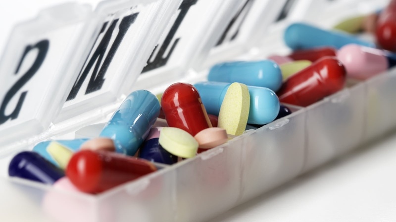 Bệnh nhân đang sử dụng thuốc điều trị lâu dài