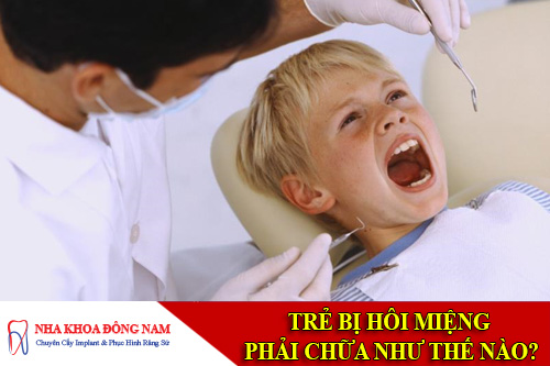 trẻ bị hôi miệng