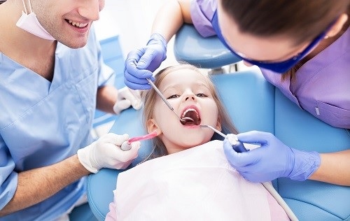 trẻ em thay răng sữa lúc mấy tuổi
