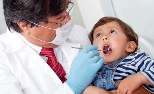 khám răng định kỳ cho trẻ