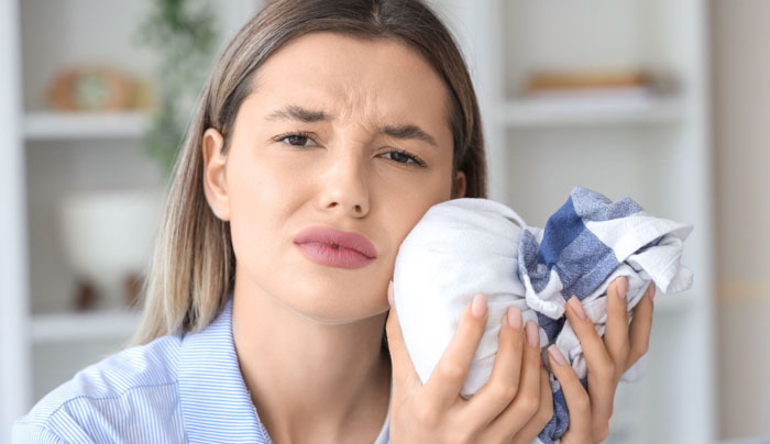 Chườm lạnh có tác dụng giảm đau tốt