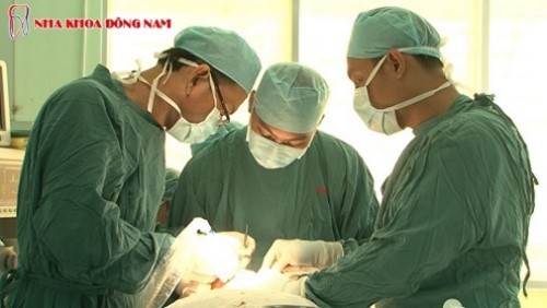 bác sĩ nha khoa đông nam
