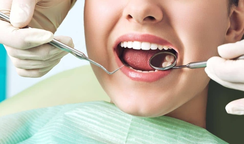 Khám răng định kỳ để tầm soát tốt vấn đề bất thường xảy ra ở răng miệng