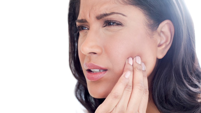 Mất răng lâu năm gây đau khớp thái dương hàm