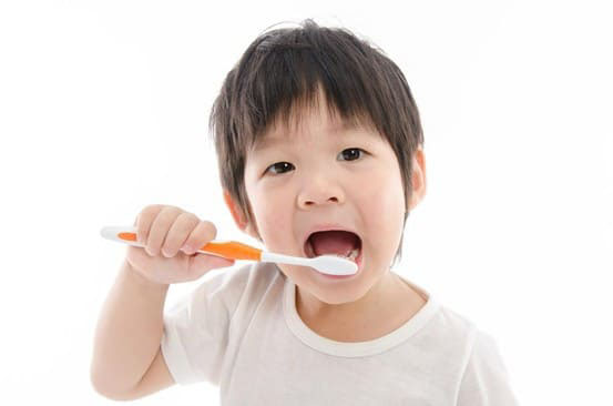 trẻ bao nhiêu tuổi thì nên đánh răng