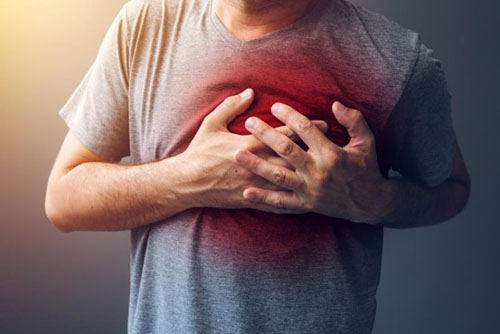 Bệnh nhân mắc các bệnh lý toàn thân nên trung thực khai báo rõ với bác sĩ trước khi nhổ răng