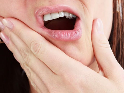 Mọc răng khôn gây ra những cơn đau nhức khó chịu