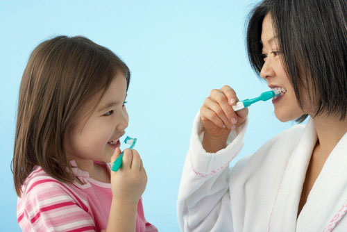 Hướng dẫn trẻ đánh răng sạch sẽ đúng cách mỗi ngày