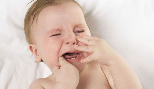Nhiệt miệng gây nhiều khó chịu cho trẻ