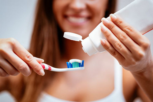 Dùng kem đánh răng không phù hợp dễ gây tình trạng kích ứng
