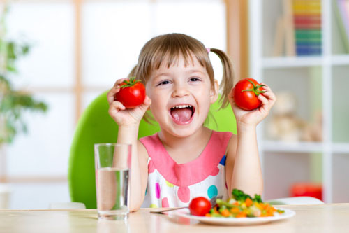 Chế độ ăn uống của trẻ cần đảm bảo khoa học, lành mạnh