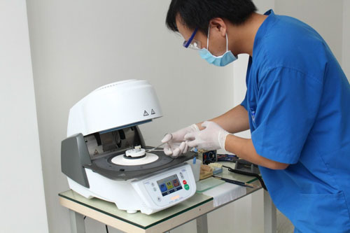 Mão sứ sẽ được chế tác đảm bảo phù hợp với cung hàm mỗi bệnh nhân