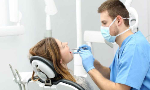 Thăm khám để biết được phương pháp niềng răng nào phù hợp với mình