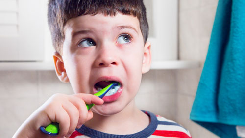 Vệ sinh răng miệng chưa tốt có thể làm trẻ bị hôi miệng