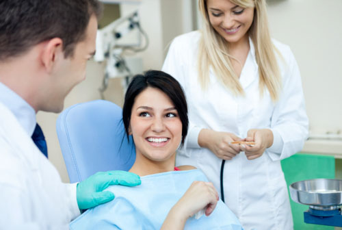 Sau niềng răng bác sĩ sẽ chỉ định bệnh nhân đeo hàm duy trì phù hợp