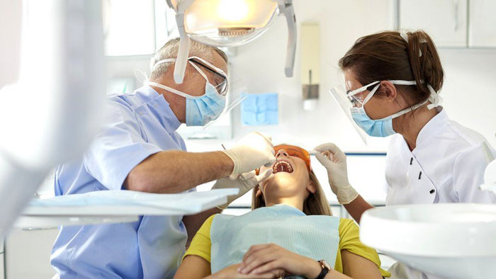 Gặp bác sĩ thăm khám ngay nếu có tình trạng đau răng gây đau đầu