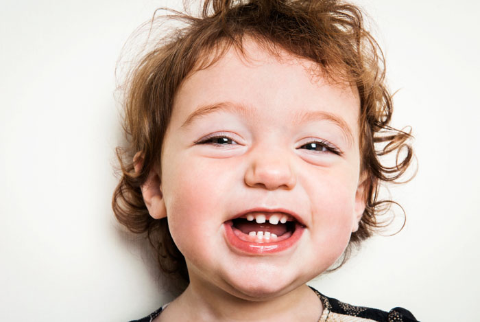 Mọc răng có thể là nguyên nhân gây ra chứng nghiến răng ở trẻ