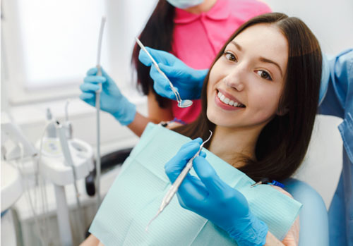 Thăm khám kiểm tra răng Implant định kỳ tại nha khoa