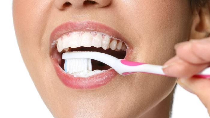 Hàm răng đều đặn giúp vệ sinh răng được thuận lợi hơn