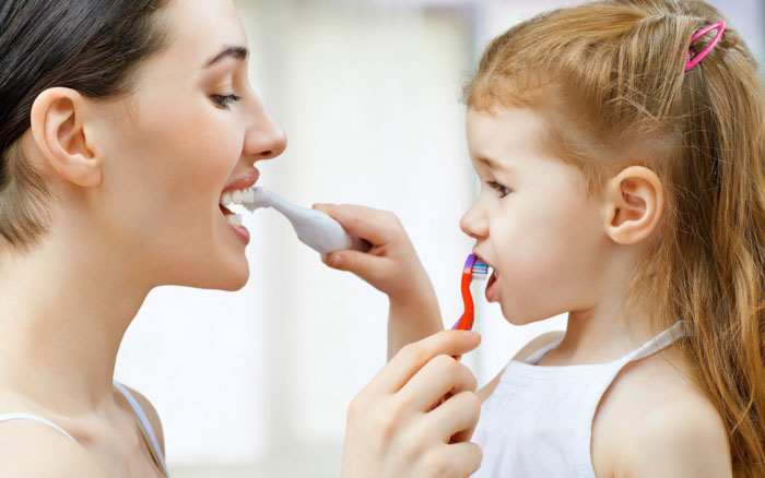 2 – 3 tuổi là thời điểm tốt nhất để phụ huynh dạy con chải răng