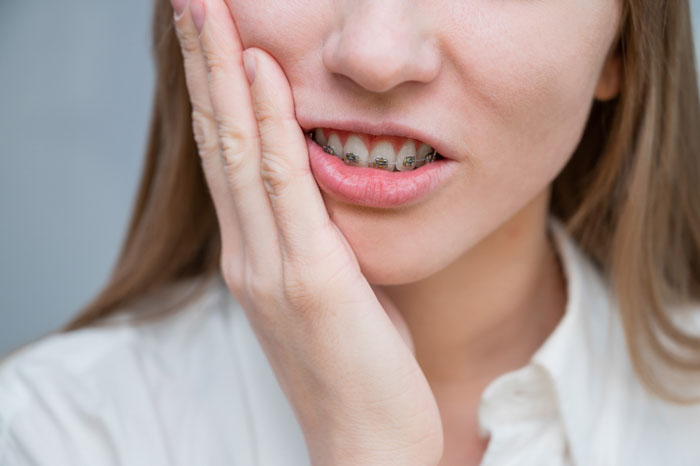 Đau khi siết răng là hiện tượng bình thường