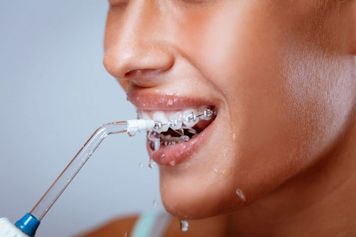 Kết hợp dùng máy tăm nước khi chăm sóc răng miệng