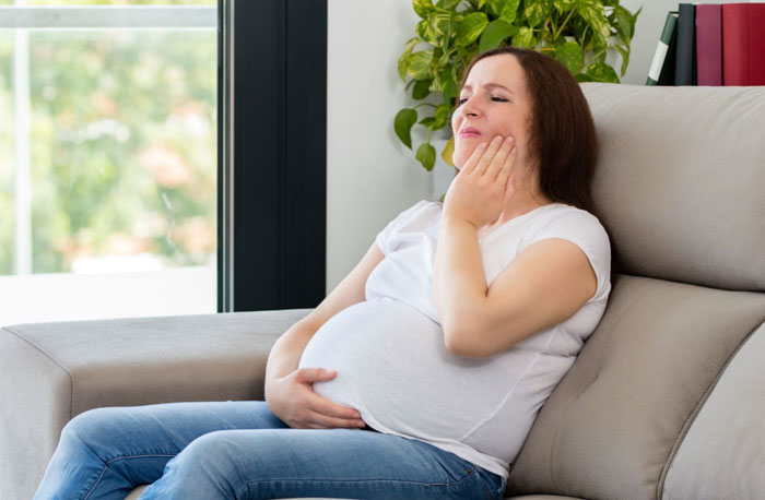 Phụ nữ mang thai thường rất mắc bệnh lý răng miệng