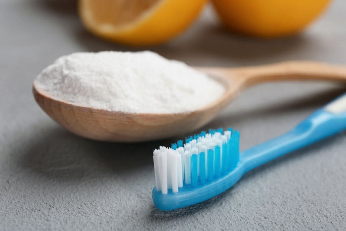 Chải răng bằng muối chỉ nên thực hiện 1 – 2 lần trong tuần