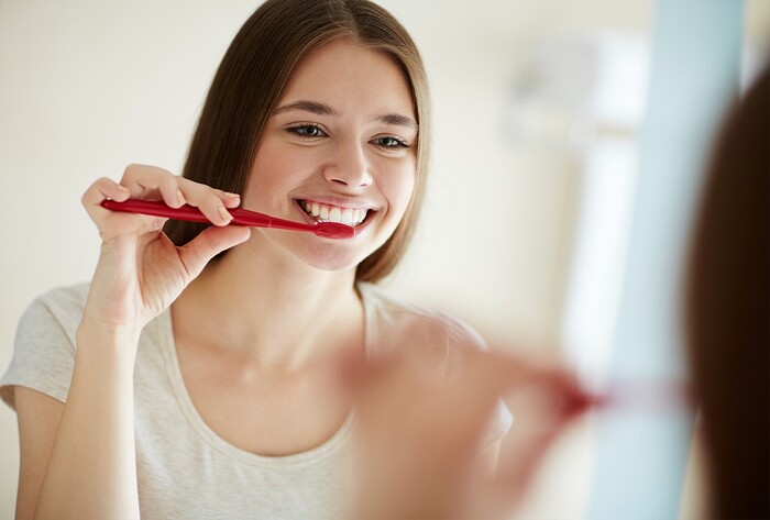 Cách chăm sóc răng Implant sau khi niềng
