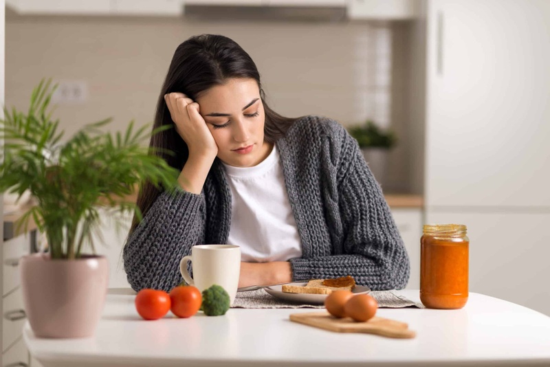 Lệch khớp cắn gây mất cảm giác ngon miệng khi ăn uống