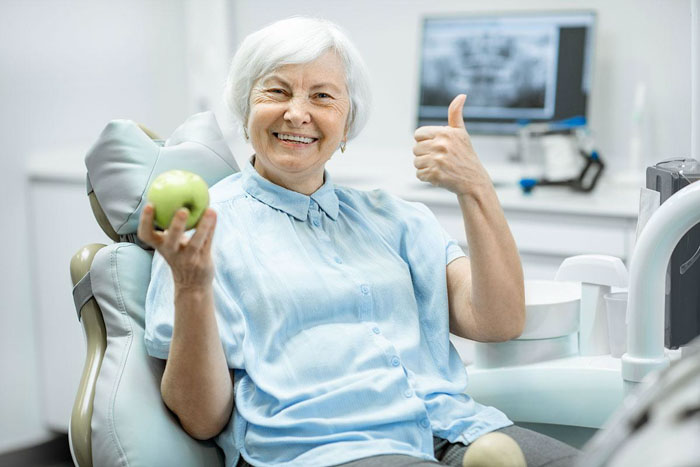 Răng Implant mang lại thẩm mỹ và ăn nhai chắc chắn