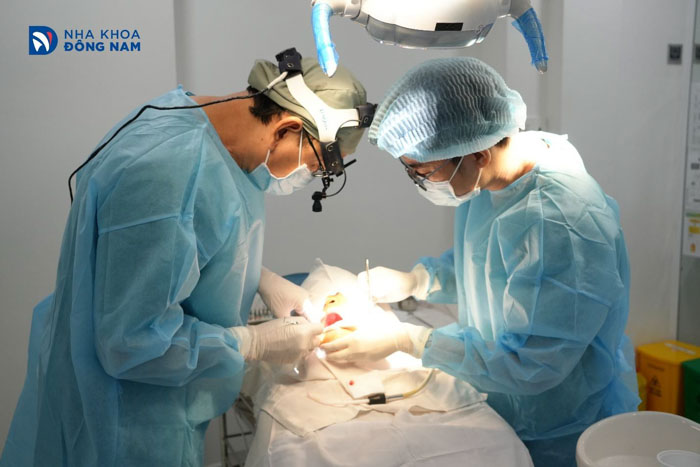 Tay nghề bác sĩ ảnh hưởng đến chi phí trồng răng Implant