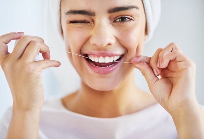 Sử dụng thêm chỉ nha khoa để làm sạch răng hiệu quả