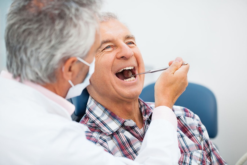 Tái khám định kỳ là cách để duy trì tuổi thọ của Implant