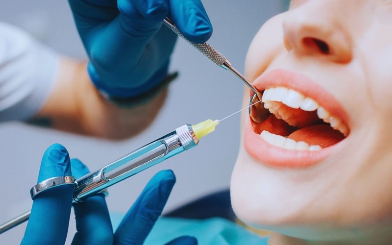Trước khi mài răng bạn được tiêm thuốc tê nên sẽ không có bất kỳ cảm giác đau nào